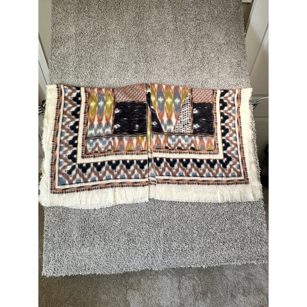 Woven Heart Native Print Boho Poncho Cardigan Scarf Acrylic One Size Tribal